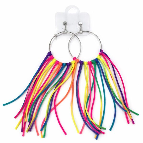 BRINCO DE CORDINHAS COLORIDAS VIBRANTES – ACESSÓRIO MAXI PARA LOOKS DE VERÃO E CARNAVAL